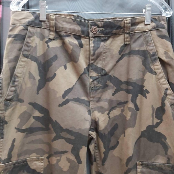 Men's CAMO Cargo Pants - Picture 8 of 11